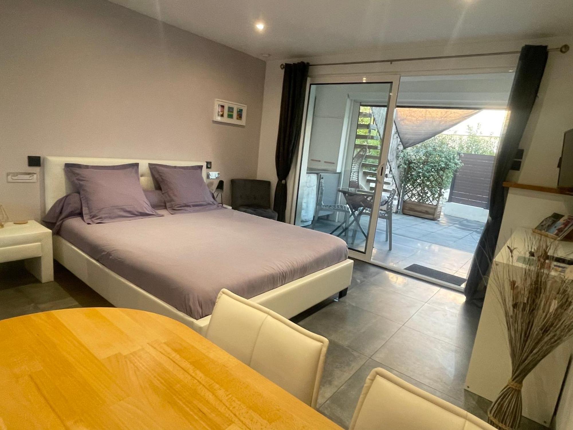 Plage A 400 M Studio Tout Confort Terrasse Clim Parking Єр Екстер'єр фото
