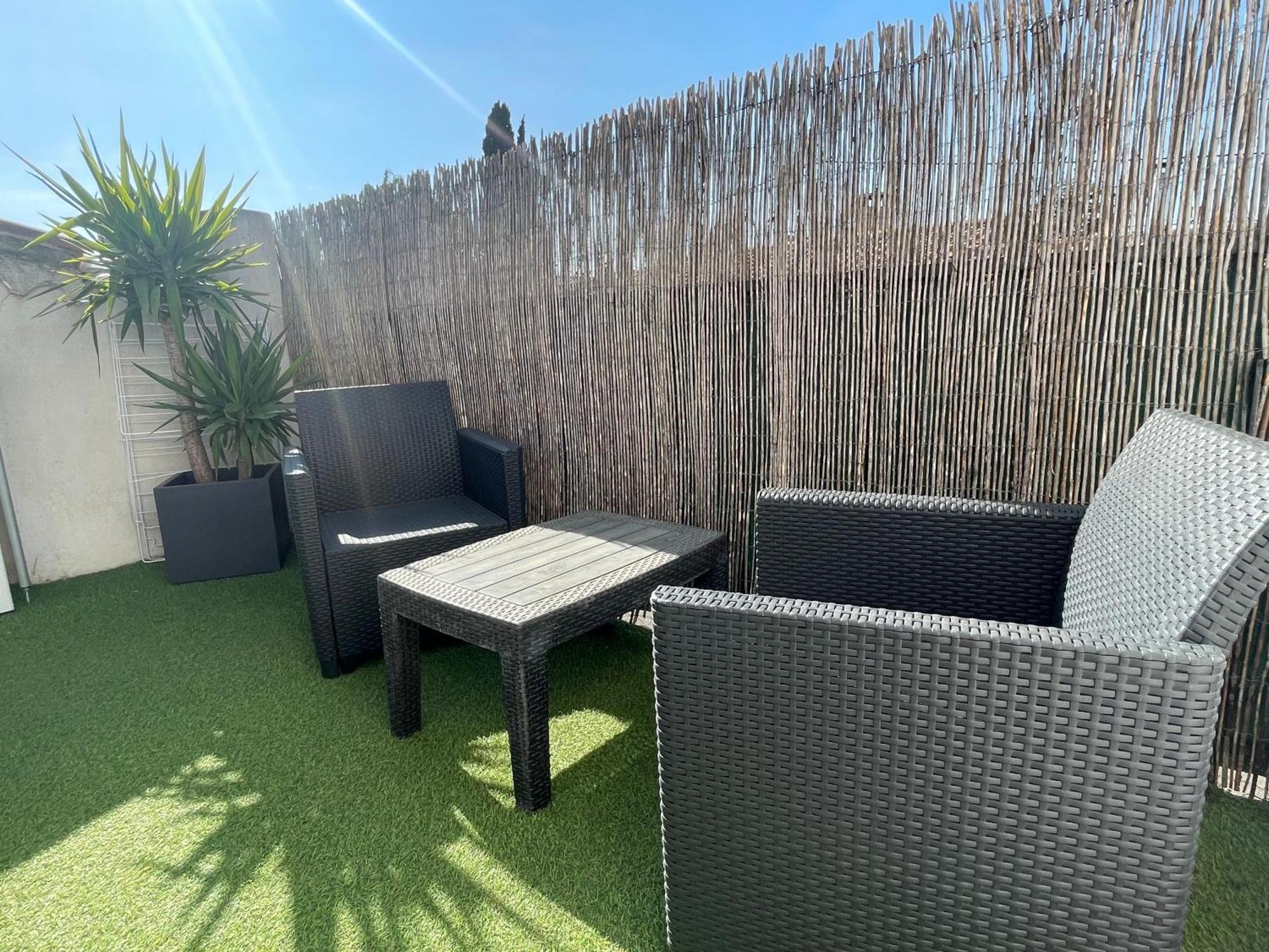 Plage A 400 M Studio Tout Confort Terrasse Clim Parking Єр Екстер'єр фото