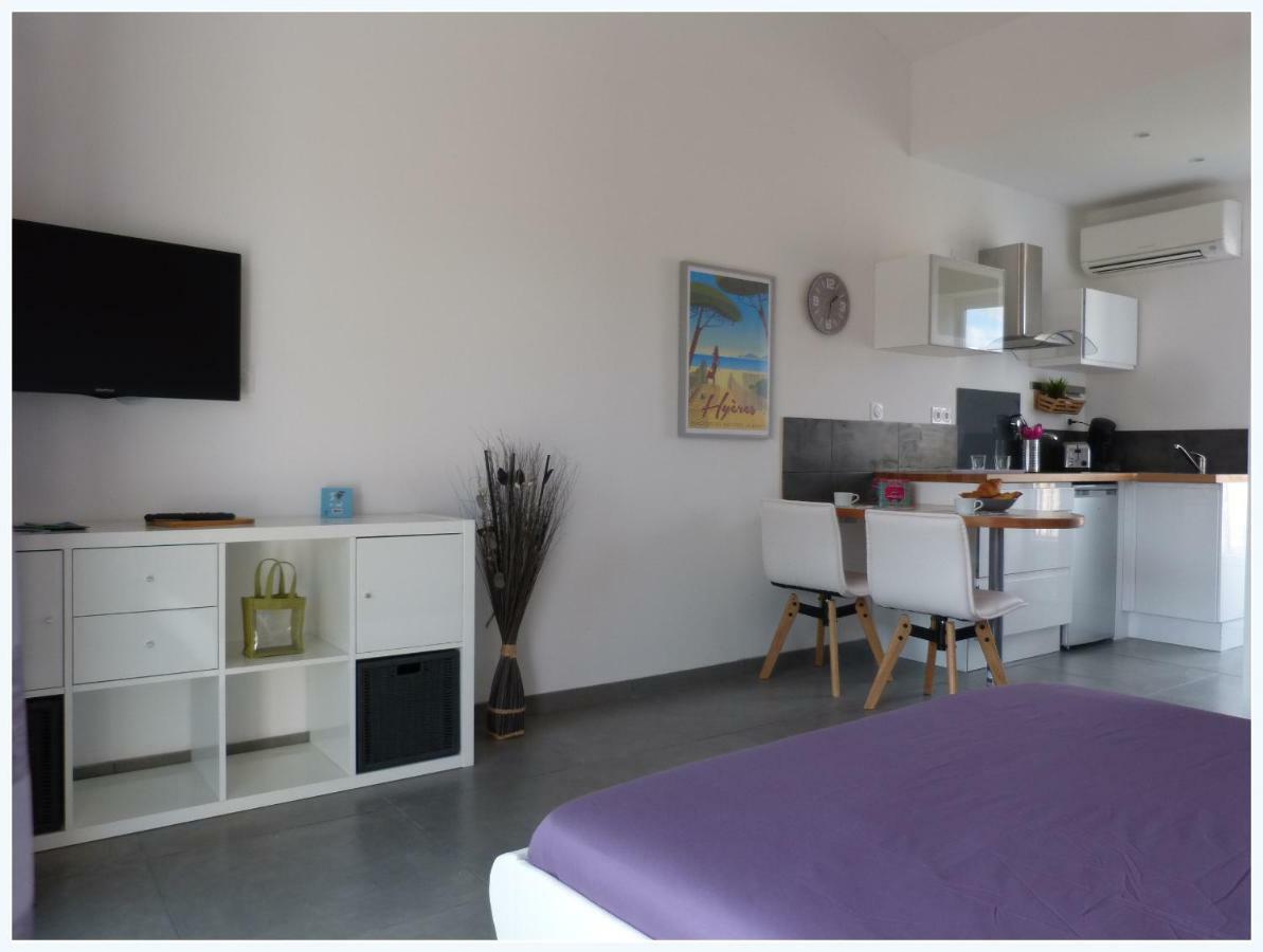 Plage A 400 M Studio Tout Confort Terrasse Clim Parking Єр Екстер'єр фото